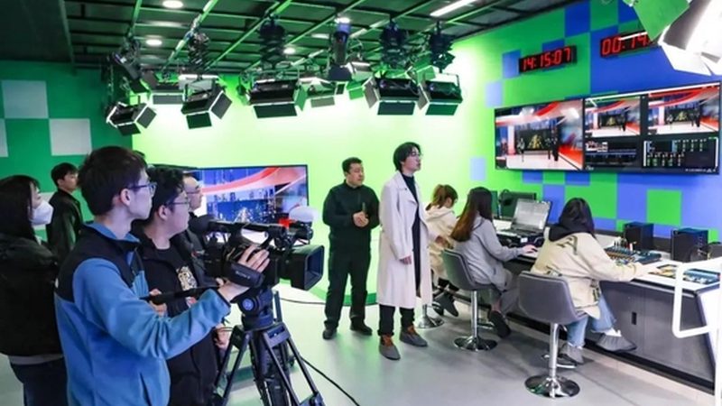 如何挑选成都工业纪录片拍摄团队：关键要素与注意事项