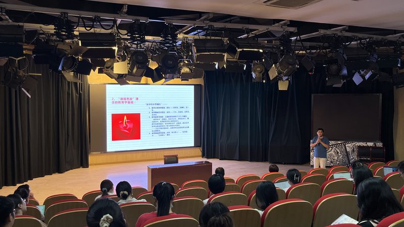 影视场景搭建：揭秘影视制作中的必备设备